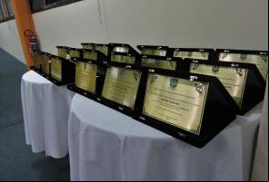 Placas de homenagem
